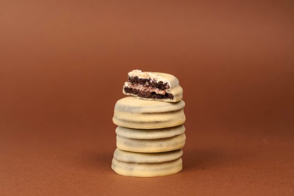 Bolachas Extra Choco - bolachas de chocolate com creme de cacau e cobertura de chocolate branco, sem açúcar e rico em proteína