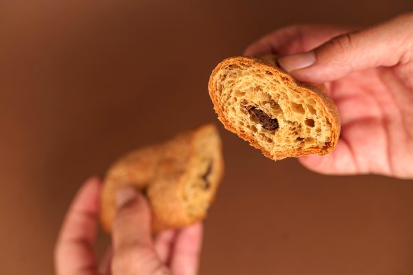 Croissant com recheio de chocolate: sem açúcar, rico em proteína, alternativa saudável